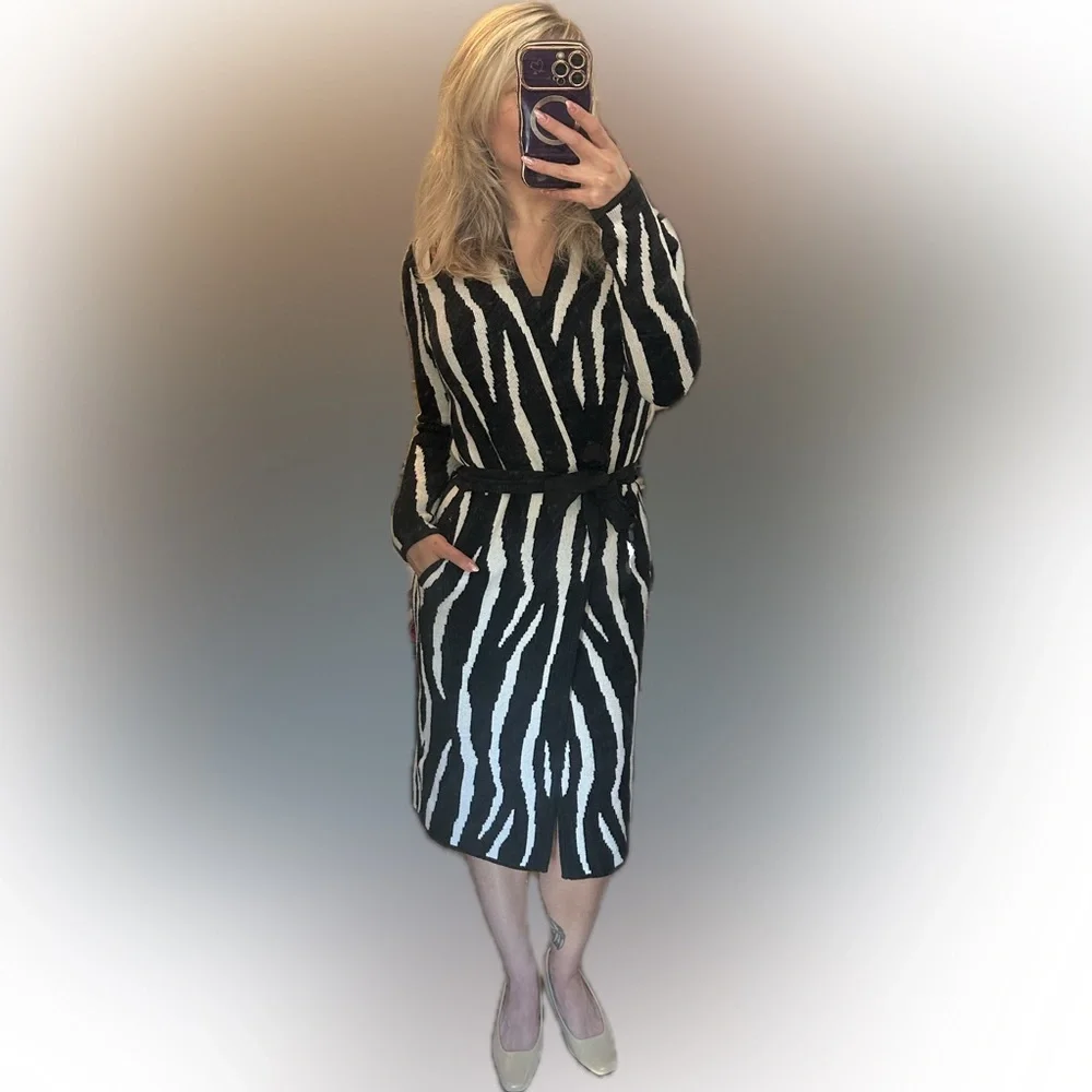 Banana Republic Black and White Striped Cardigan XS - Picture 6 of 6